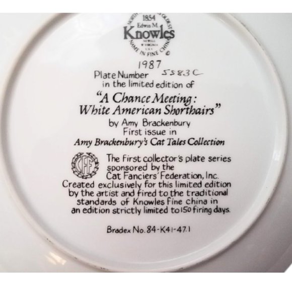 1987 Vintage "A CHANCE MEETING: WHITE AMERICAN SHORTHAIRS" Cat Collector's Plate - Picture 4 of 4